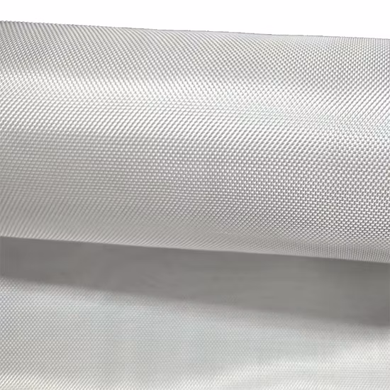 Schnittfestes, stichfestes Verbundmaterial aus UHMWPE-Fasergewebe